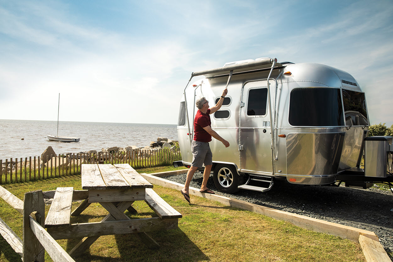 Airstream Caravel